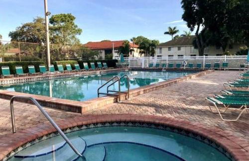 Waterview Oasis Retreat, minutes to Anna Maria Island and IMG - Photo 29