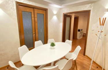 Golden Essence Apartment - terrace & metro - Foto 18