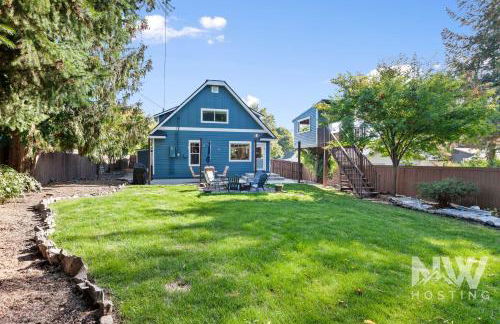 Cozy Farmhouse w Treehouse Fire Pit 1 Mile to Beach Close to Skiing Adventures 1226 - Foto 34