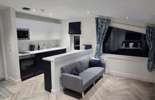 Lanark Apartment - Photo 4