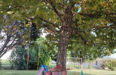 Η Αυλή - Photo 15