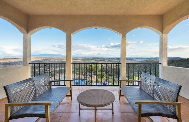 Colina by Avantstay Secluded Mountain Top Oasis w/ Pool, Hot Tub & Putting Green! - Foto 16