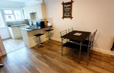 Beautiful 3 Bedroom House at the Sea Front - Amazing Location - Foto 13