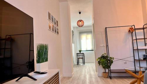 Apartment with Private Rooftop by Easytrip - Foto 2
