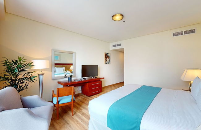 Blue Beach Tower - Photo 16