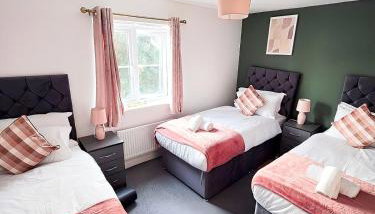 2ndHomeStays- Bilston- Contractors Friendly Townhouse - Foto 4