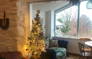 Lofthouse - secluded quirky cottage with sea views! - Photo 31