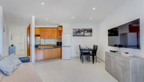 Wonderful apartment with a Sea view, WiFi, Pool - Foto 4