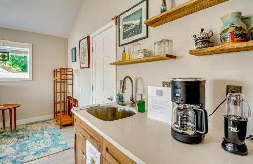 Bremerton Studio with Bay View Beach Access! - Foto 15