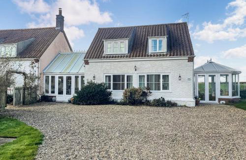 Iris Apartment - Photo 1