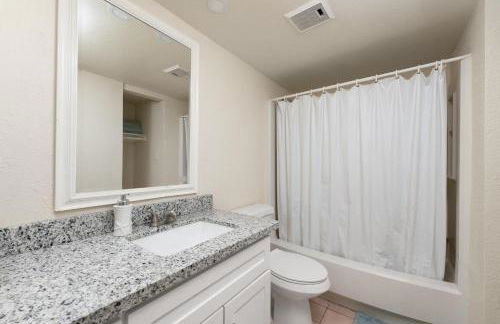 Lovely 2 Bed 2 Bath 2nd Floor Condo By Beach - Foto 13