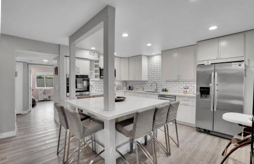 Family 4BR Home 15 min to Disneyland & Beach - Foto 16