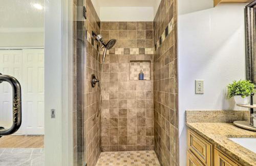 Modern Home in Napa Area with Hot Tub and Game Room! - Foto 17