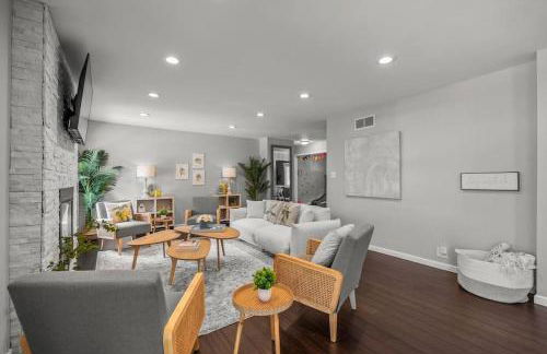 Zestlife-LuxuryEscape-ThemedRooms-Pool-GameRoom - Foto 19