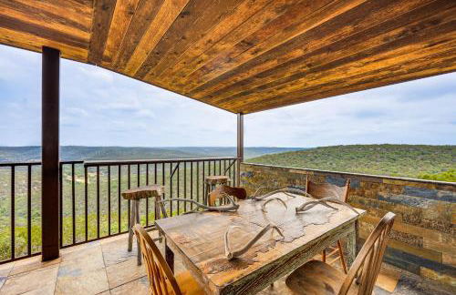 Scenic Leakey Vacation Rental with Private Patio! - Foto 1