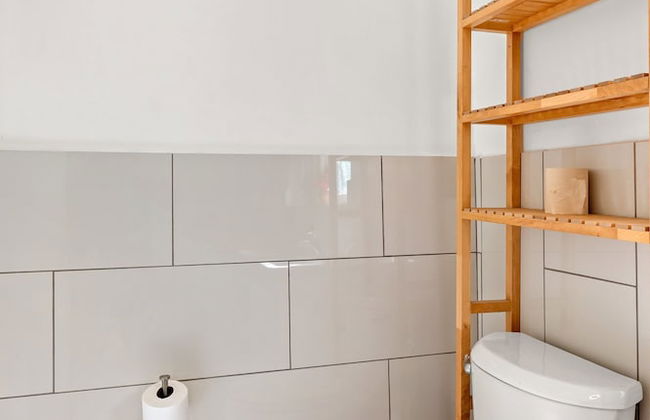 Scenic Retreat With Deck Stunning Views in LA - Foto 19