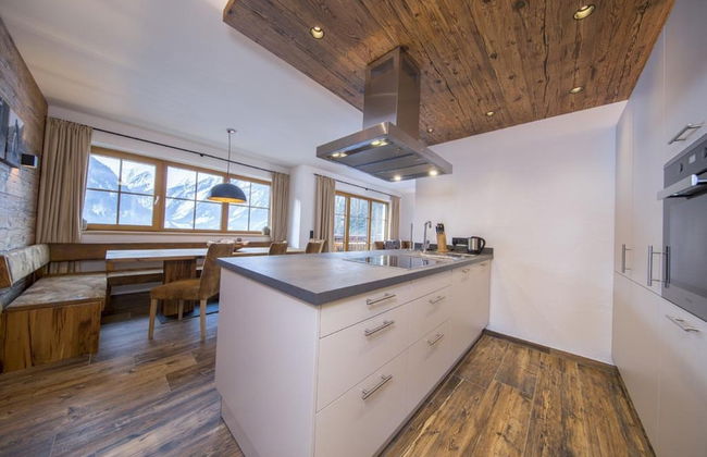 Affluent Chalet in Neukirchen near Wildkogel Ski Arena - Photo 9