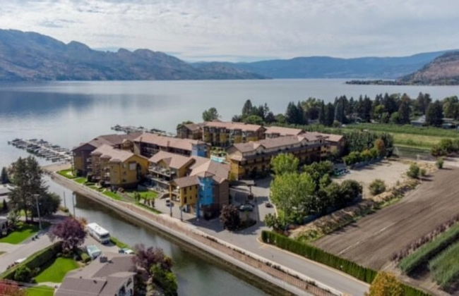 Beachfront Lakeview Condo at Barona - Photo 27