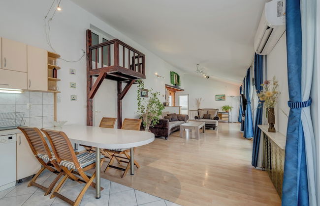 Spacious Apartment w Three Balconies and Parking - Foto 23