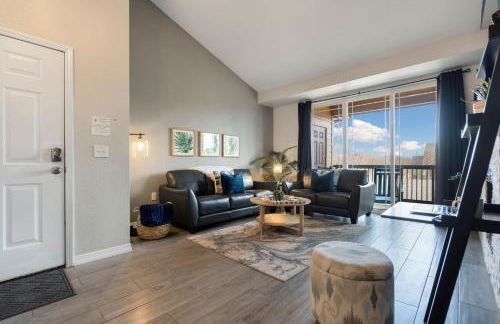 Timberline Retreat - King Bed, Fireplace & Pool! - Foto 43