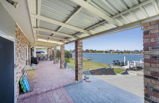 Family Tides - Photo 9