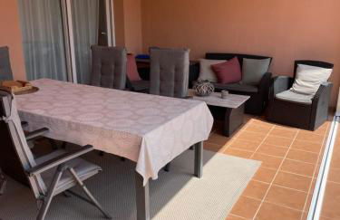 BEL APPARTEMENT REZ De CHAUSSEE AVEC DOUBLE TERRASSE FACE AU LAC ET AU GOLF - Foto 15