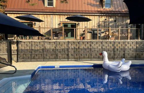 Secluded with Hot tub, Pool table, Arcade, Fishing andTheater Room - Photo 41