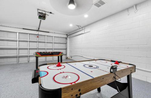 Entire Disney Retreat Home minutes from Disney, Shopping, and Restaurants 4br,2ba,7beds sleeps 10 - Foto 8