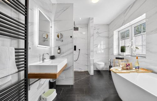 JUNIPRO Luxury Apartments - Photo 45