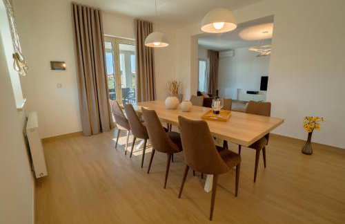 Villa Silvia for 10 people with infinity pool and large playground - Foto 23