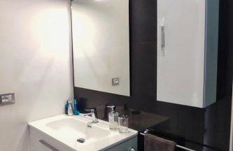 Stylish Apartment near Siena I Private Parking & Air Con & WiFi - Photo 21