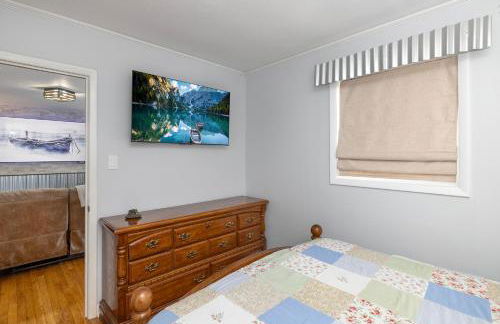 Country Cow Flair with Large TVs, Ample Parking, Nintendo, EV Ready - Photo 15