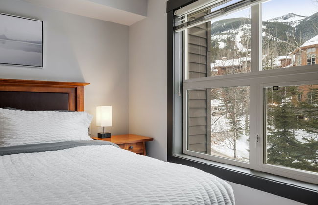 LARGE 3-Br 3-Ba | Ski In/Out | Pool & Hot Tubs | Central Upper Village Location - Photo 6