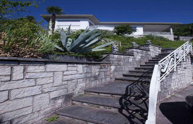 Villa Lago Lugano in Bissone - Foto 1