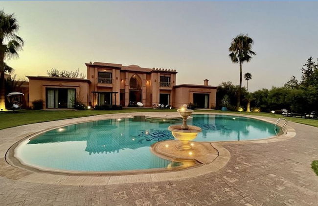 Superb Villa With 2 Private Pools Hammam and Tennis Court - Foto 1