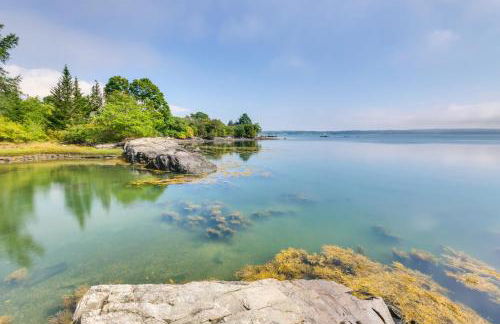 Enchanting Waterfront Sorrento Home with Deck! - Foto 26