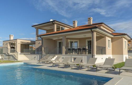 Villa Silvia for 10 people with infinity pool and large playground - Foto 15