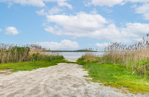 Beautiful Portsmouth Cottage By the Sea with Jacuzzi - Foto 36
