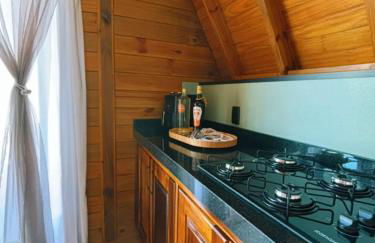 Recanto do Tabuleiro chalé com hidro, lareira, churrasqueira e cozinha perto de floripa - Photo 23