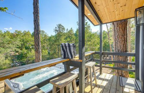 Relax Fireside Prescott Retreat with Hot Tub! - Foto 23