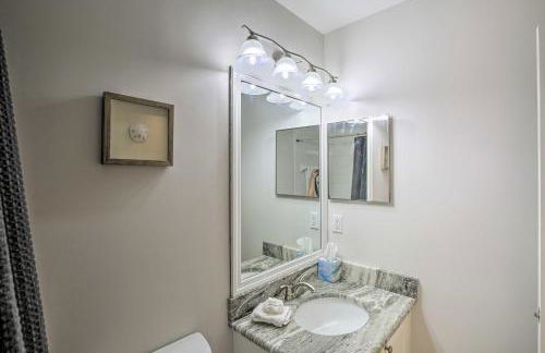 Bright and Airy Fort Myers Home with Pool Access! - Foto 17