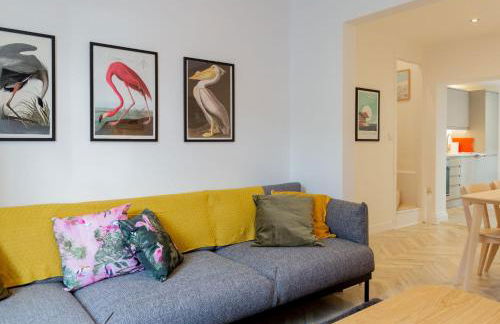 Bright & Airy 2BD - 10 mins walk to Chelt Centre! - Photo 2