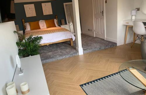 3 Bedroom apartment in Harborne - Photo 5