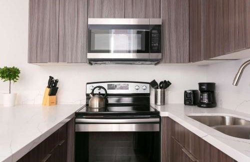 Bright 2BR Loft Sleeps 7 with Full Kitchen and Fast WiFi - Foto 20