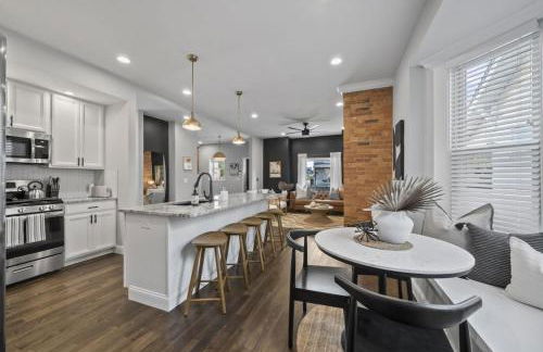 Hanford House w Hot Tub,Sauna,Bar - Photo 25