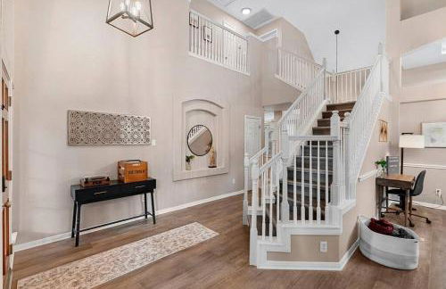 Sun Filled Home W Gorgeous Pool HotTub Gameroom - Foto 27