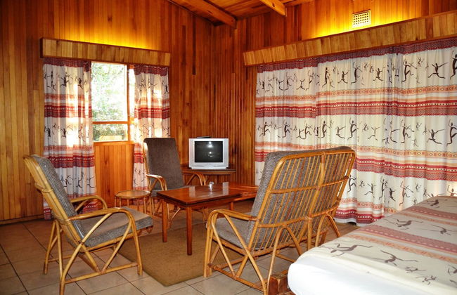 Log Cabin & Settlers Village - Photo 21