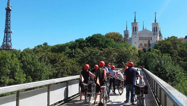 Contemplando la basílica de la Fourvière