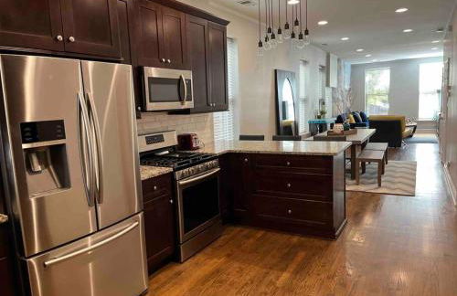 Trendy West Town Flat - 2 bed / 1.5 bath w parking - Foto 5