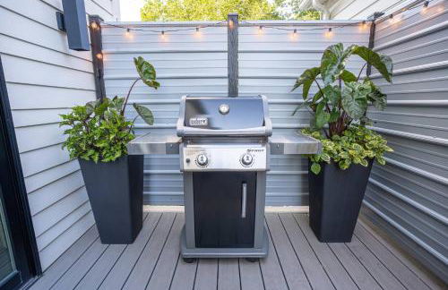 3 bed 3 bath Modern Luxury Home with Hot Tub and Rooftop Patio - Foto 10